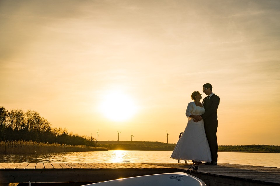 Hochzeitsfotograf Brautpaar See Sonnenuntergang